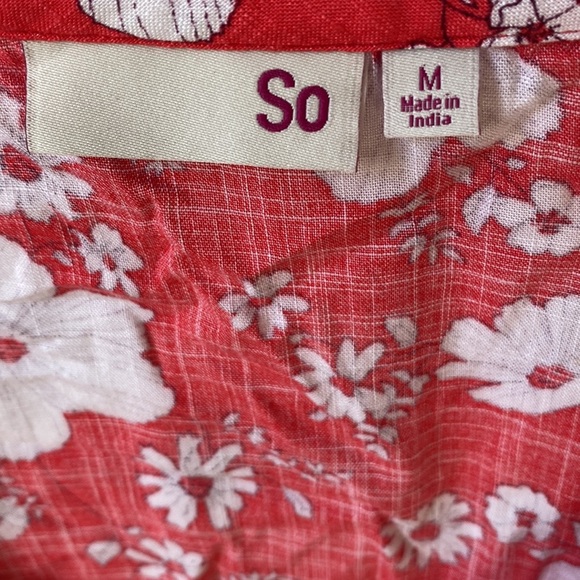 SO Red Floral button down front tie bohemian Top, Size M, NWT - Picture 2 of 8